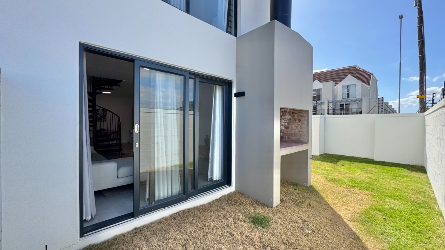 2 Bedroom Property for Sale in Whispering Pines Western Cape